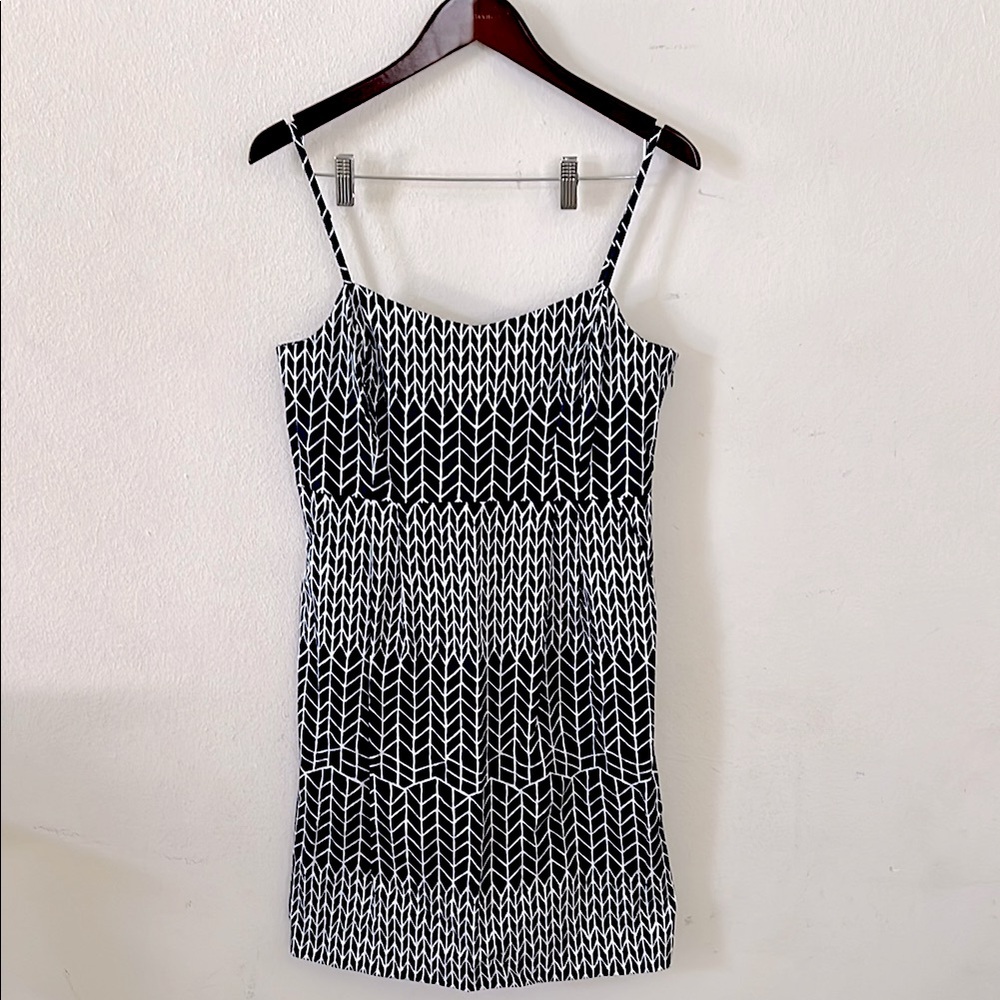 GAP Blue and White Patterned Dress Casual Size 12 Spaghetti Strap Pockets
